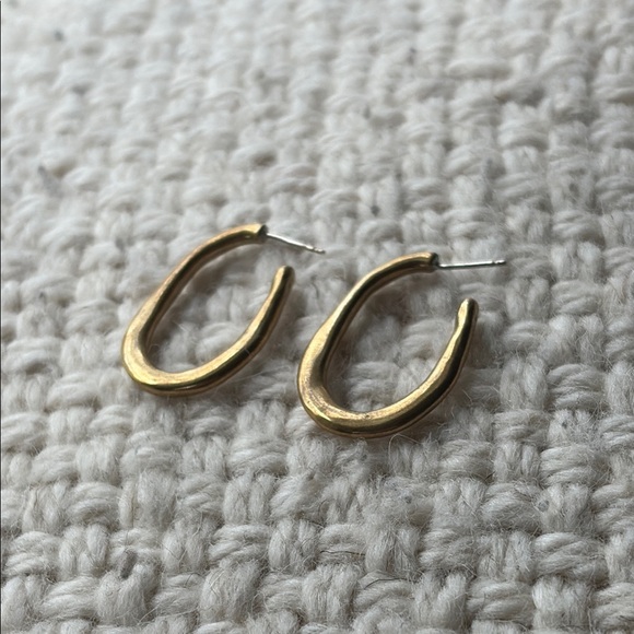 Amanda Hunt Lake Hoops - Picture 3 of 4